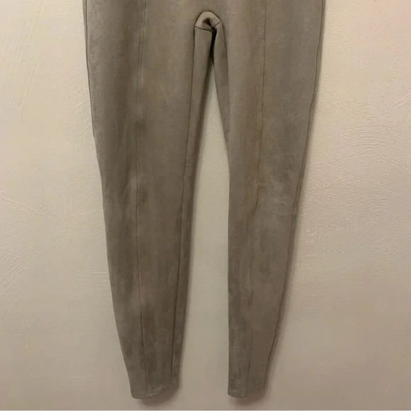 Spanx Faux Suede Leggings in Camel Size Medium - Picture 7 of 13
